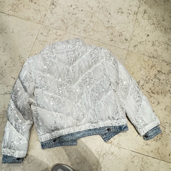 Sold - Picture 3 of 4